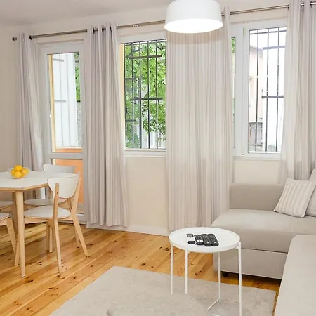 Cozy & Functional By The Opera *