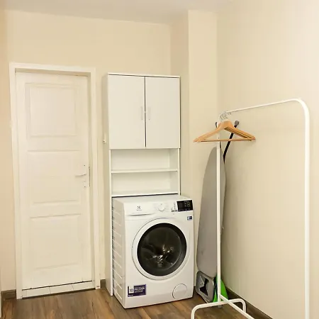 Cozy & Functional By The Opera 瓦爾納